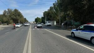 На улице Адмирала Нахимова автомобиль сбил школьницу