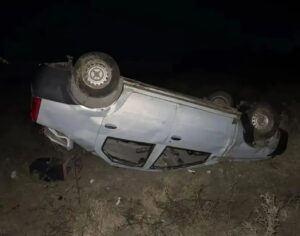 Жесткая авария под Астраханью: в перевернутой машине погибла молодая девушка