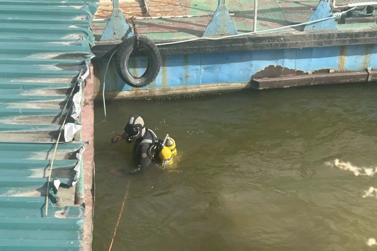 Под Астраханью иностранец хотел набрать воды в реке, но она его убила: тело уже достали