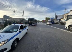 В Астрахани пассажирский автобус сбил девочку