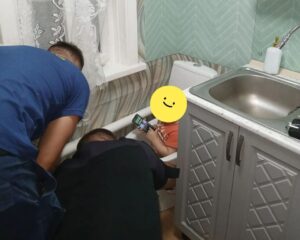 В Астрахани нога годовалого ребенка застряла в унитазе: чем все завершилось