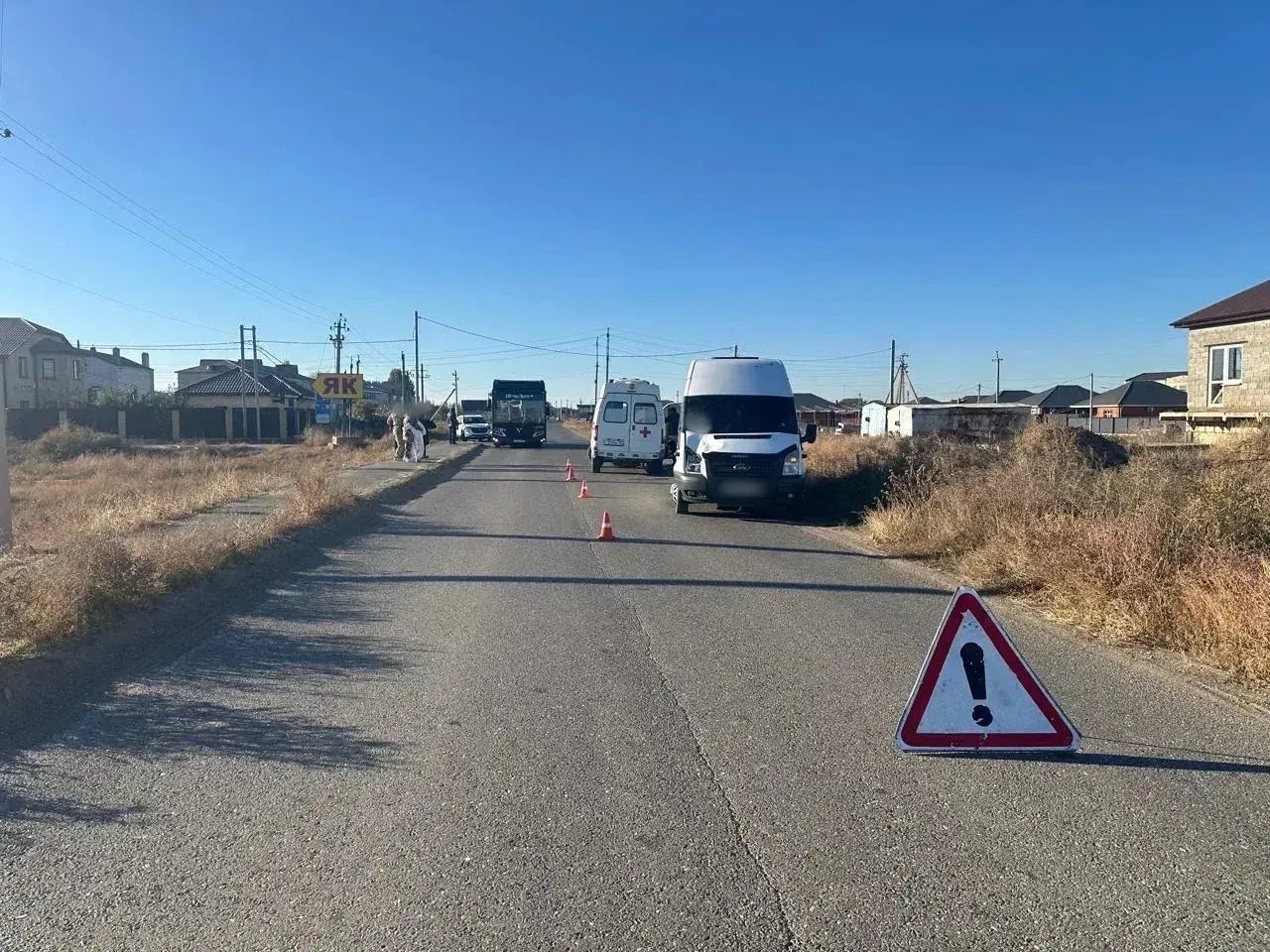 Под Астраханью школьник попал под колеса маршрутки, выйдя из автобуса